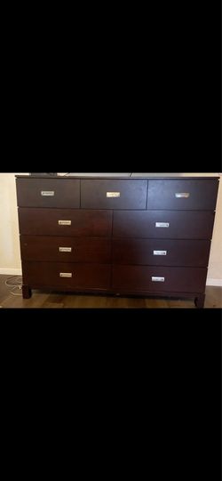 Dresser