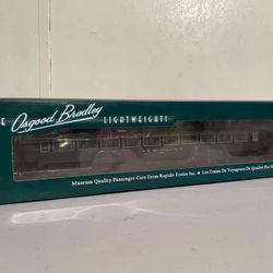 Rapido Trains HO Scale Osgood Bradley 10-Window Coach #8235 Partial Skirts