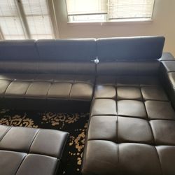 Sofa De Piel Color Negro Muy Bonita 