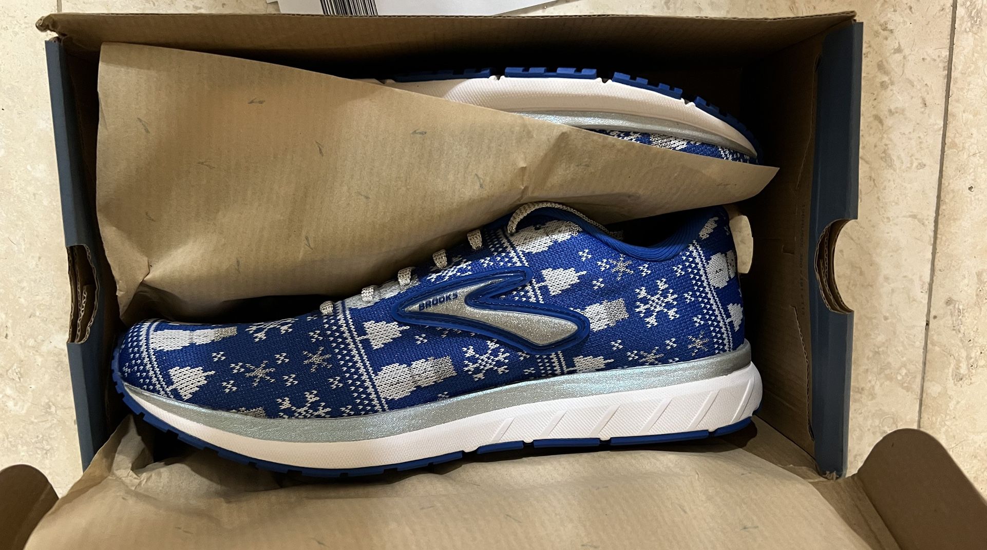 Brooks Revel 3 Women’s Running Shoes Size 11 Blue Snowman Christmas