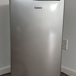 Mini fridge/freezer