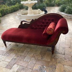 chase/ sofa.  luxurious 