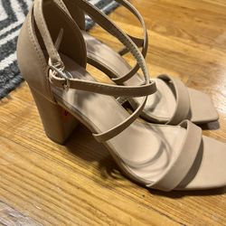 Nude Woman High Heels 5.5