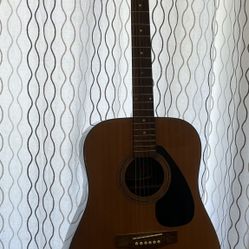 Yamaha SCF08 acoustic guitar 