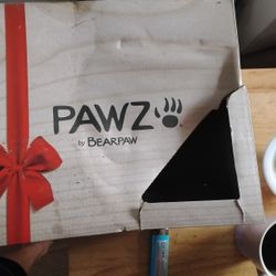 Size 6  Pawz Boots For Women