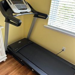 Nordictrack c700 treadmill

$450

