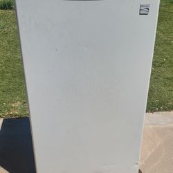 Kenmore 3.2 Cu Ft Compact Refrigerator