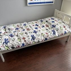 Toddler Bed With Removable Guardrail 
