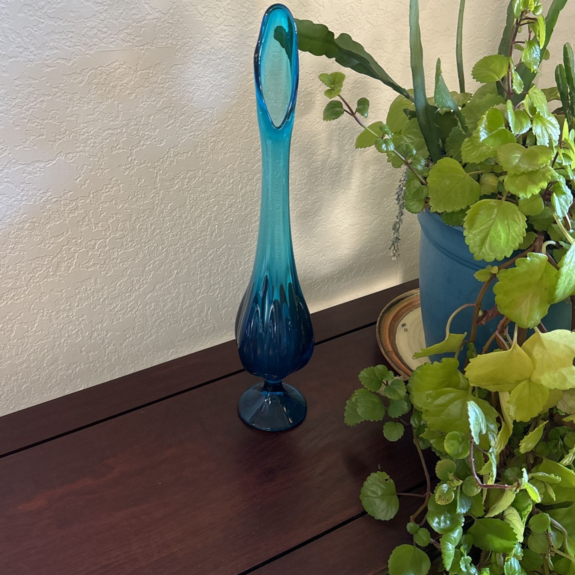 VINTAGE VIKING GLASS VASE
