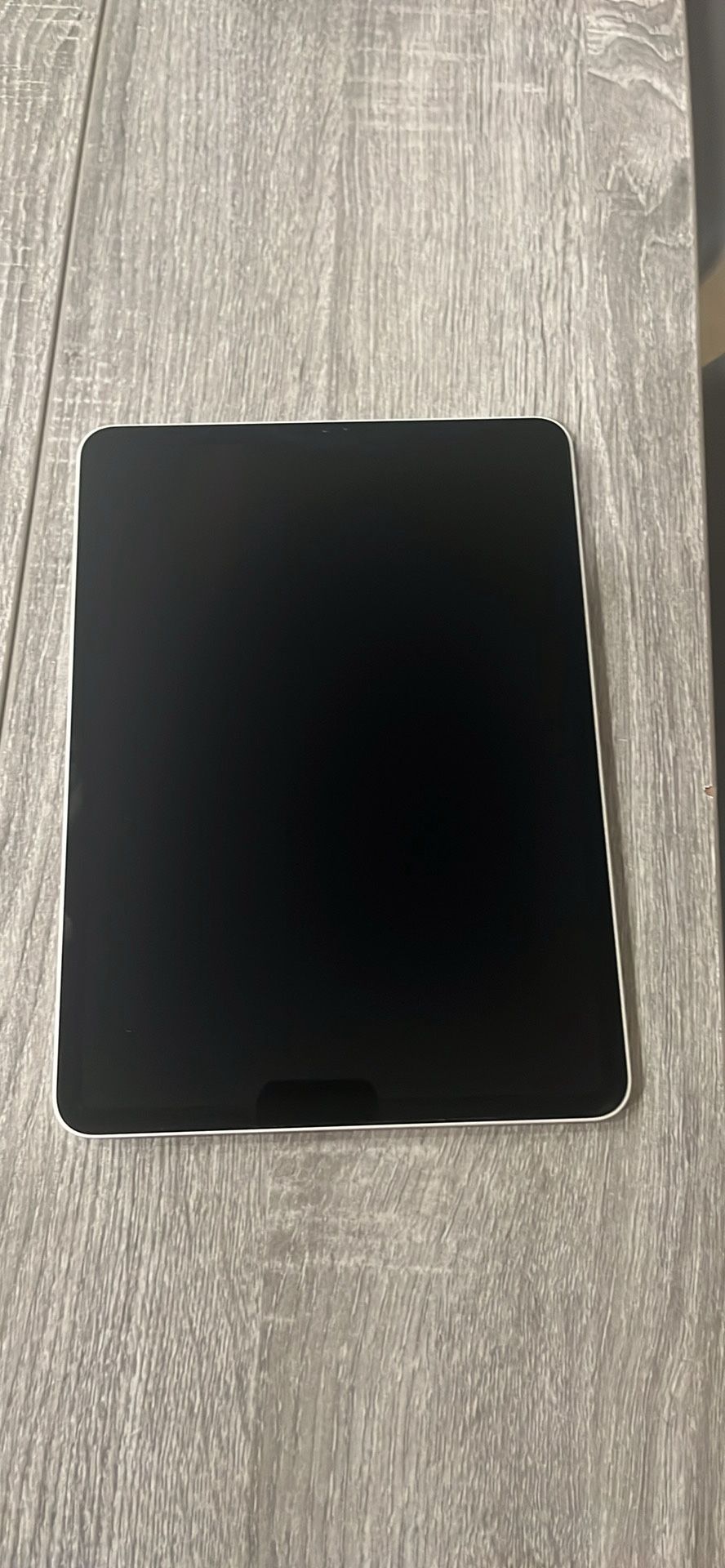 iPad Pro 11” (3rd Gen, 256 GB) + Stylus & Case