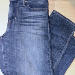 Women’s Levi’s Jeans