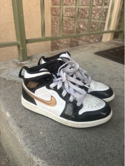 Air Jordan 1 Mid SE Patent "Black Gold" kids size 13