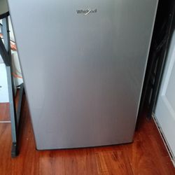 Mini Whirlpool Refrigerator For Room