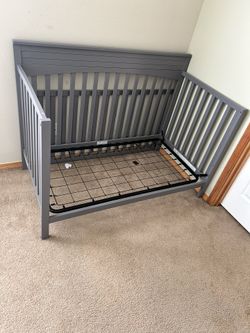 Toddler crib