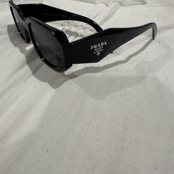 Prada Glasses Like New 