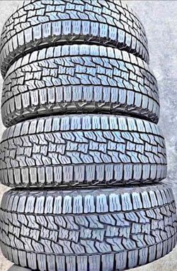 225 60 18 Falken tires Con 80% de Vida Las 4