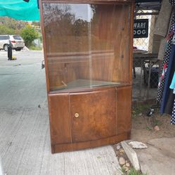 BEAUTIFUL ANTIQUE CHINA CABINET