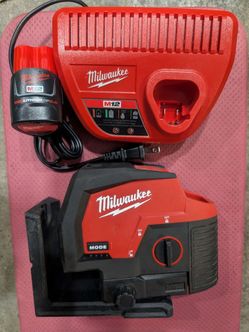 3622-21 M12 Milwaukee 125ft Green Laser Level Kit