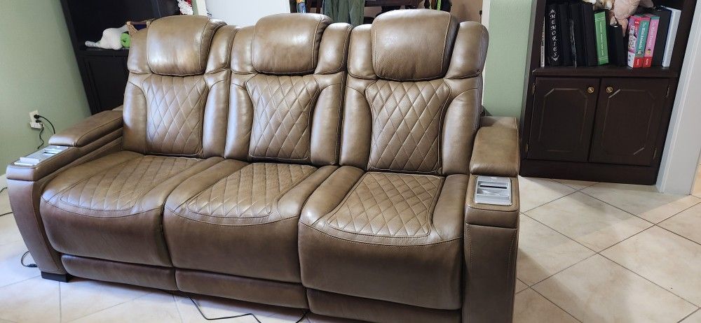 Luxury Real Leather Electric Reclining Theater Seats Lumbar Support Phone Charging Sofa