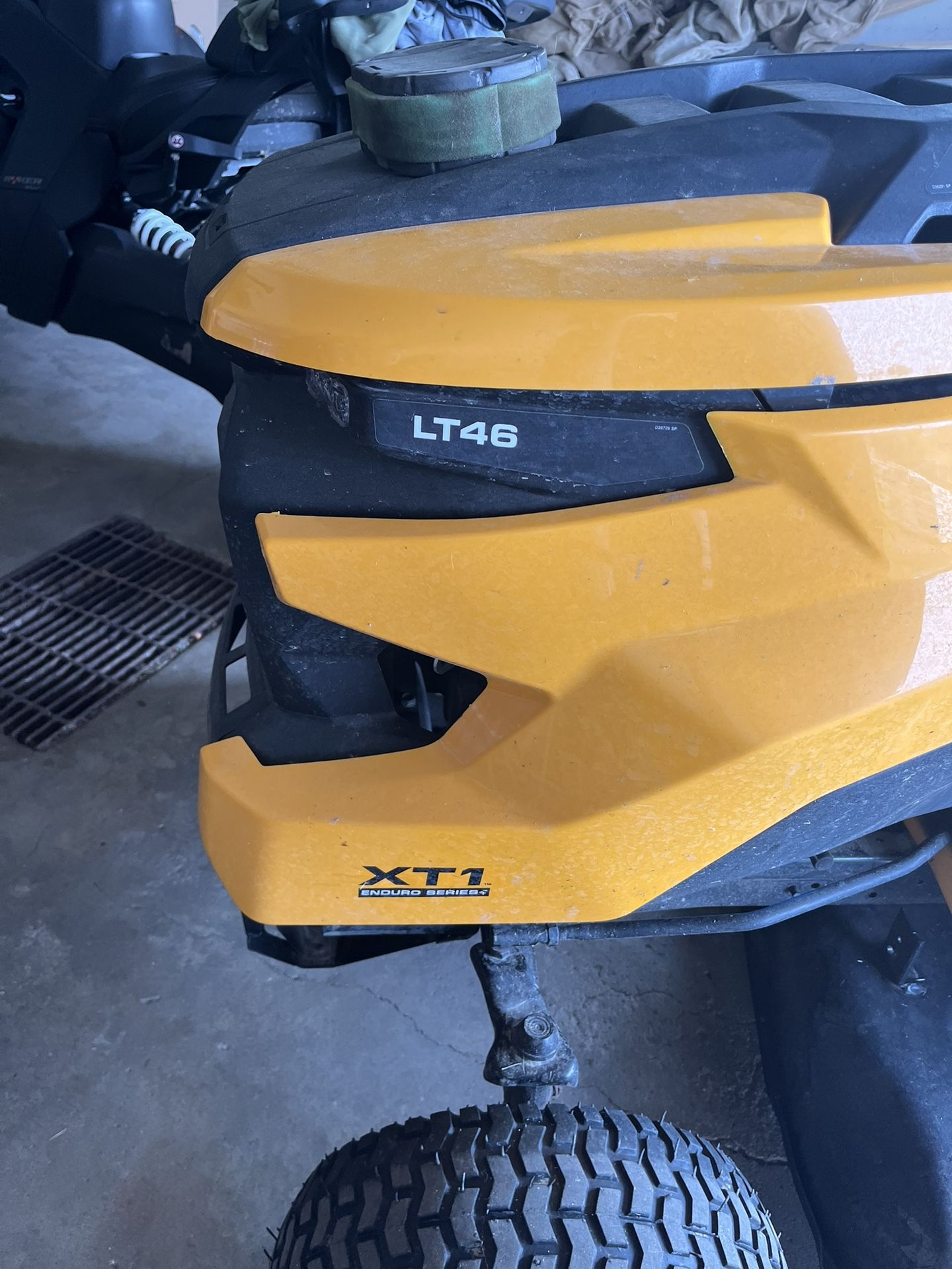 Cub Cadet Lawn Mower Tractor