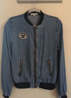 Bomber jacket size small fits a medium better