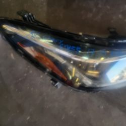 2017 2018 2019  Chevrolet  Cruze  Right Headlight Part 