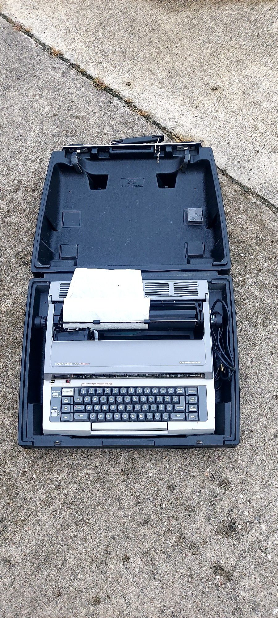 Smith Corona Memory Correct 300 Messenger Typewriter