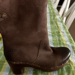 UGGS  Boots 