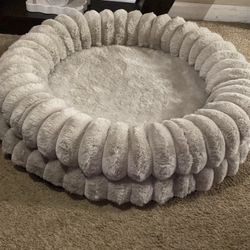 Round Fluffy Dog Bed