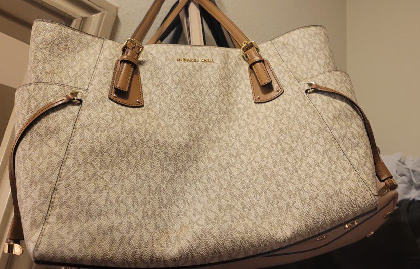 Authentic Michael Kors Voyager Small Tote Bag