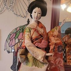 21" JAPANESE GEISHA  DOLL WEARING KIMONO 