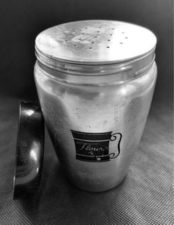 Vintage 50's WEST BEND Aluminum Flour Shaker 4.5”