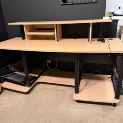 Studio RTA Producer Station Maple