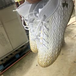 size 13 under armor cleats 