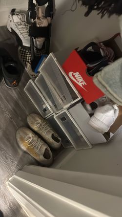 Shoe boxes