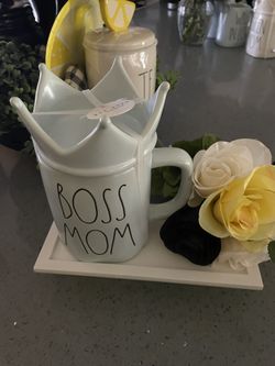 Rae Dunn Boss Mom Mug