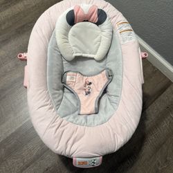 Minnie Mouse Bouncer 