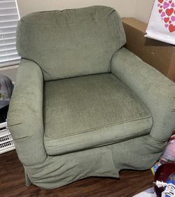Beautiful Giratory Sofa Chair In Like New Condition