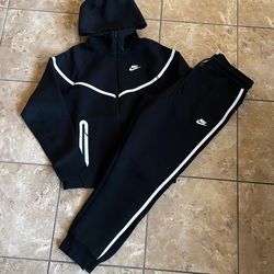 Medium Reflective Black Nike Tech Sweatsuit