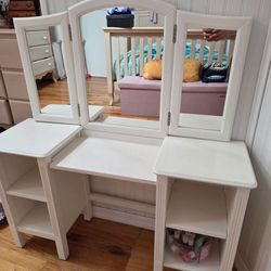 Pottery Barn Kids Madeline Play Vanity in Simply White.