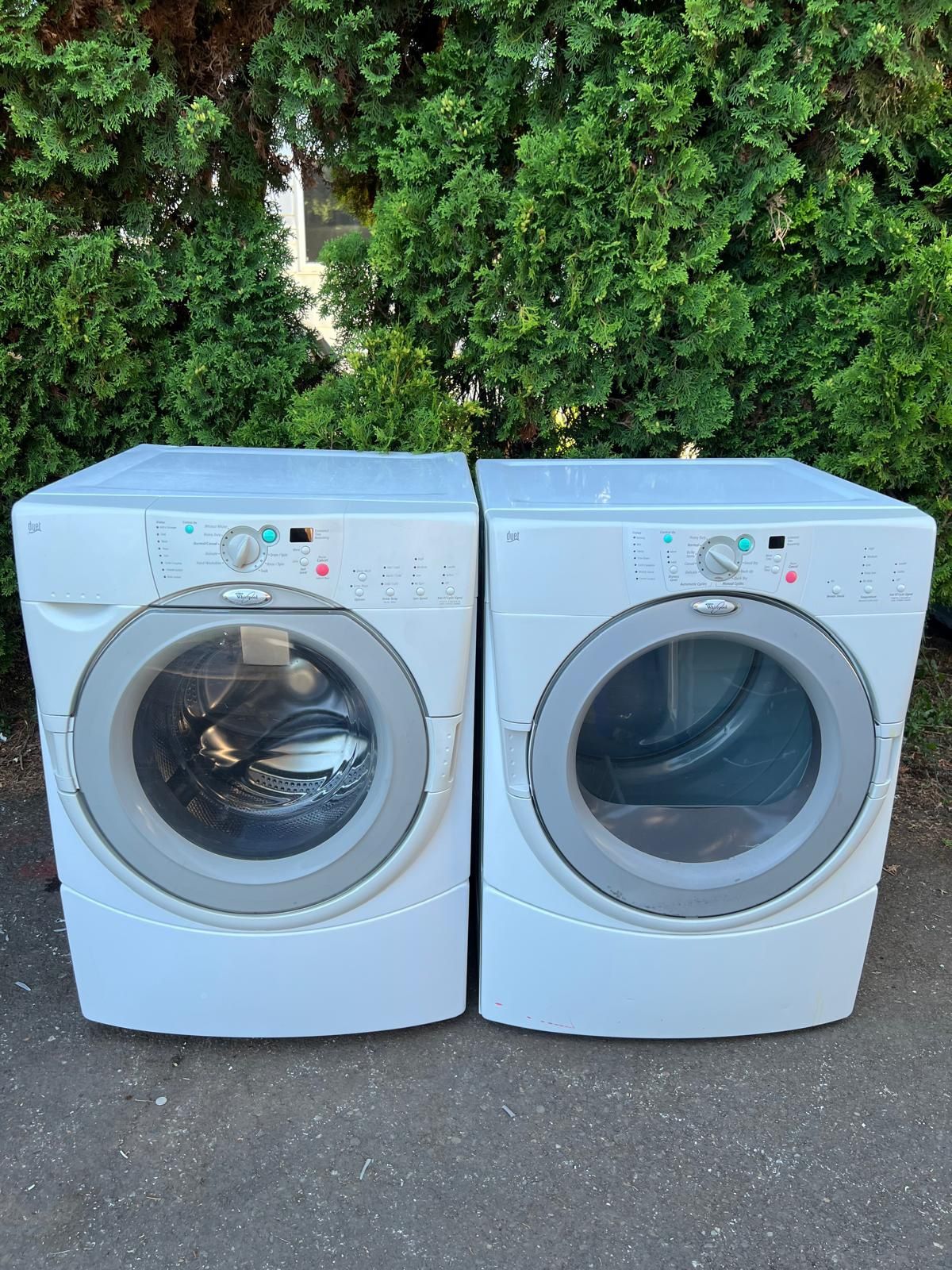 Whirlpool washer and dryer in excellent condition💦