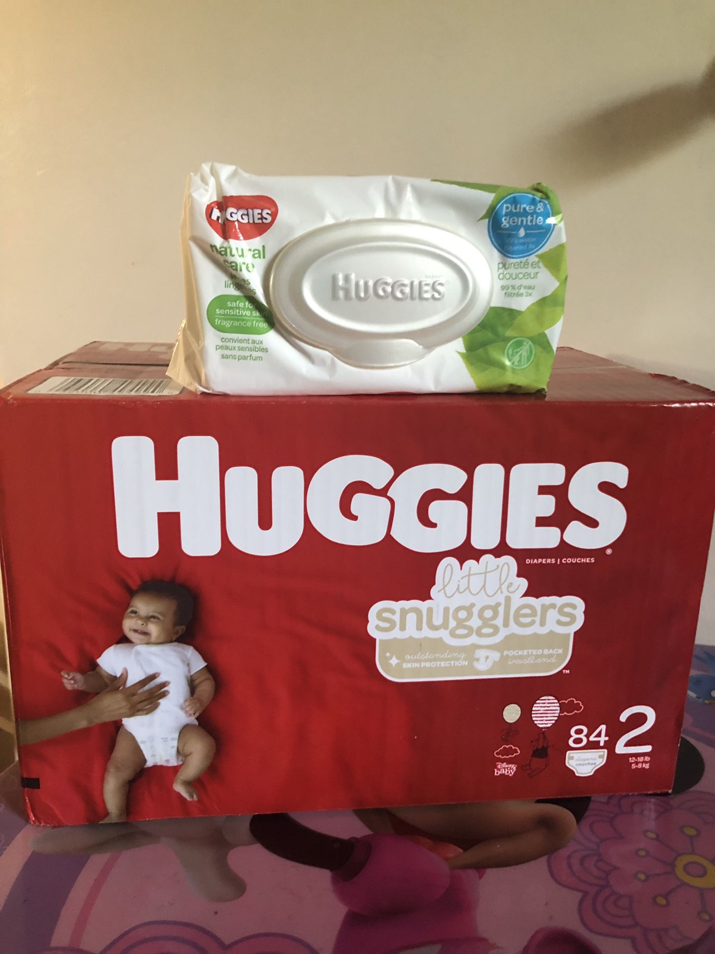 Huggies little snugglers size 2 (84 DIAPERS + WIPES)- -$20 FOR ALL !!