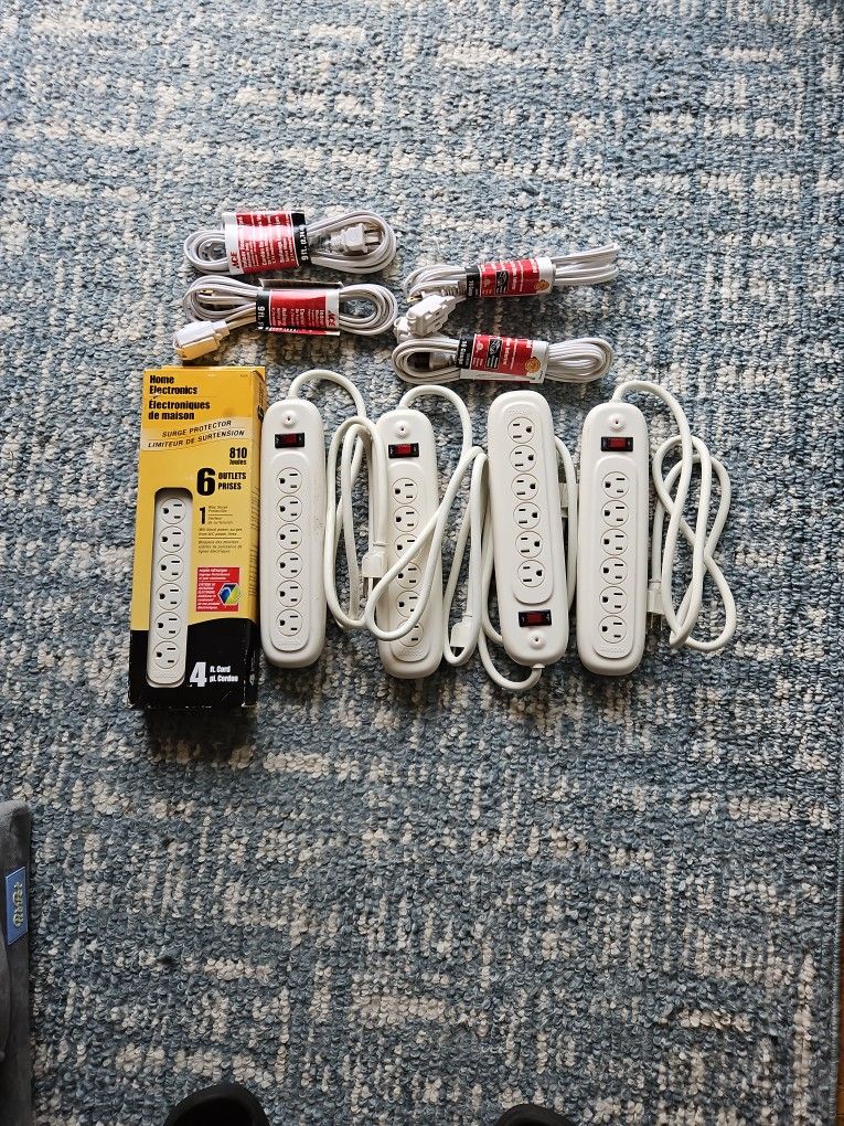 5  6 Outlet Power Boxes And 4  9ft Extension Cords