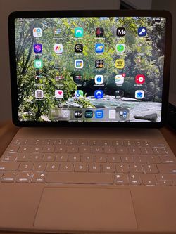 Apple iPad Air 4th Gen 256GB + Apple Magic Keyboard – Excellent Condition