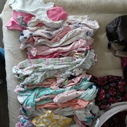 Baby Girls Sleepers   Size Newborn / Diapers Size 1