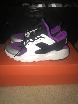 Nike huaraches size 8 women’s