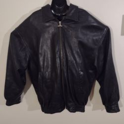 Men's black leather jacket size 3xl.. zipper Closure