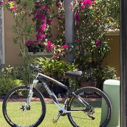 Carbon fiber mountain bike