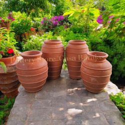 Beautiful Terracotta Planters🪴 And More!!Natural Terracotta-$price Vary *)In Casa Barajas Pottery Store. 
