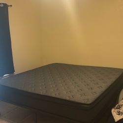 Black King Size Bed